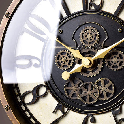 Orologio da parete antico con pendolo