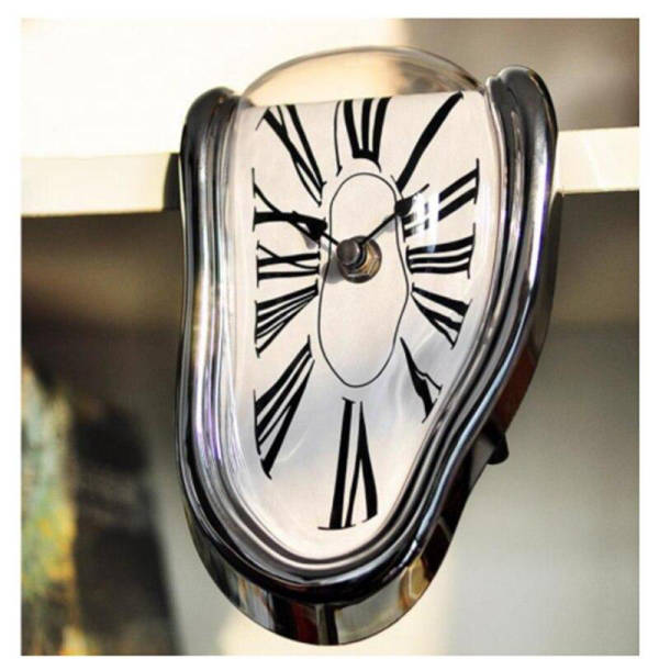 Orologio da mensola stile Dalì sciolto