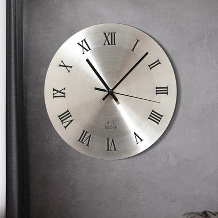 Orologio da parete minimal in metallo