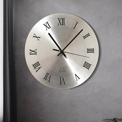 Orologio da parete minimal in metallo