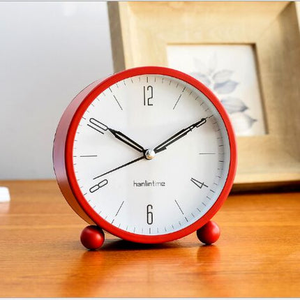 Sveglia da comodino analogica e silenziosa