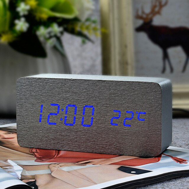 Sveglia digitale classica effetto legno