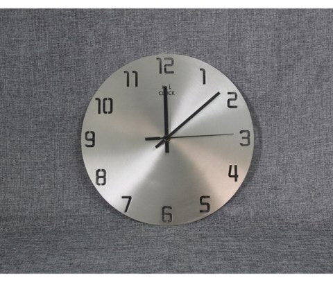 Orologio da parete minimal in metallo