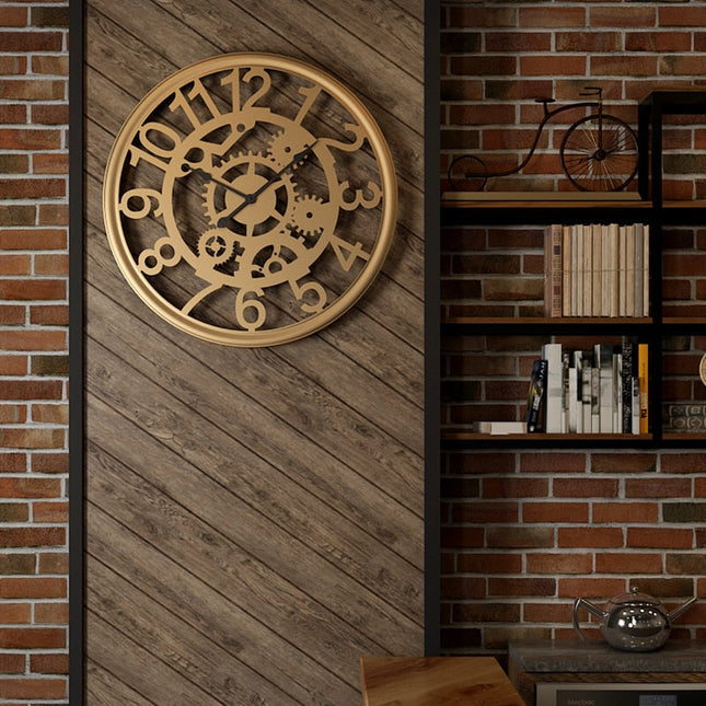 Orologio da parete con ingranaggi a vista