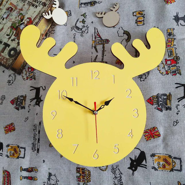 Orologio da parete con corna di cervo