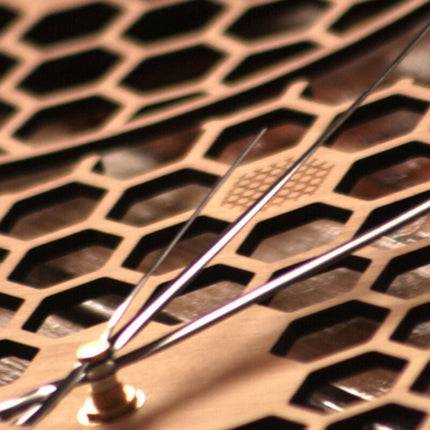 Orologio da parete legno design nido d'ape