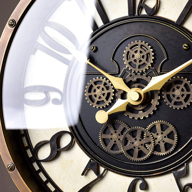 Orologio da parete antico con pendolo