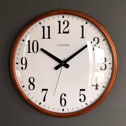 Orologio classico da muro con vetro