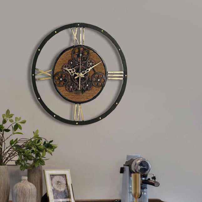 Orologio da parete con ingranaggi rotanti