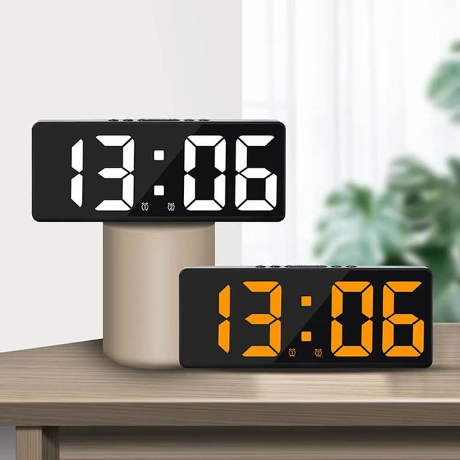 Piccolo orologio digitale da tavolo LED