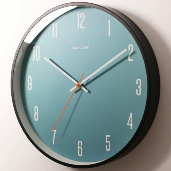 Orologio da parete rotondo scandinavo blu